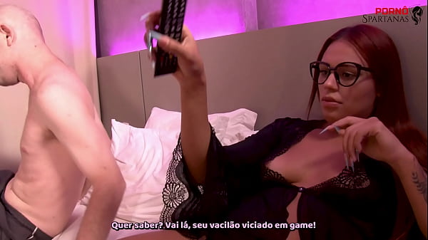 Lua a putinha virtual tomou o lugar da esposinha 