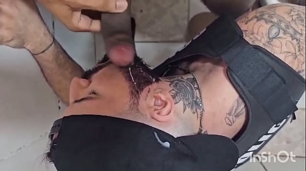 Play MP4 - O policial &eacute; da Shopiiii&comma; mas a mamada foi incrivelmente gostosa