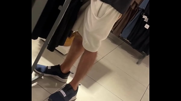 DANDO PRA UM BOY PUTO NO PROVADOR DA LOJA NO SHOPPING. QUASE NOS PEGARAM. - FREE 