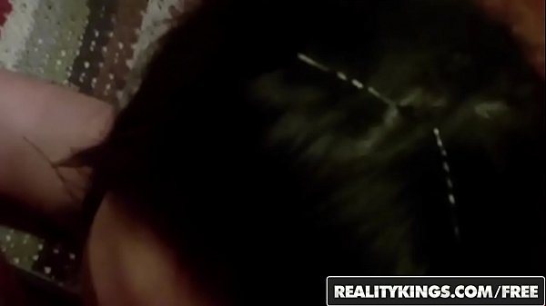 Curvy babe (Shione Cooper) makes asextape - Reality Kings