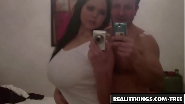 Curvy babe Shione Cooper_makes a_sextape_Reality_Kings