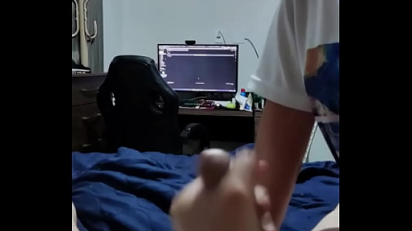 Play MP4 - Punhetinha de leve da moreninha gostosa