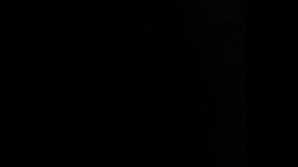 Agarrandome la verga, por que no me la mamas?