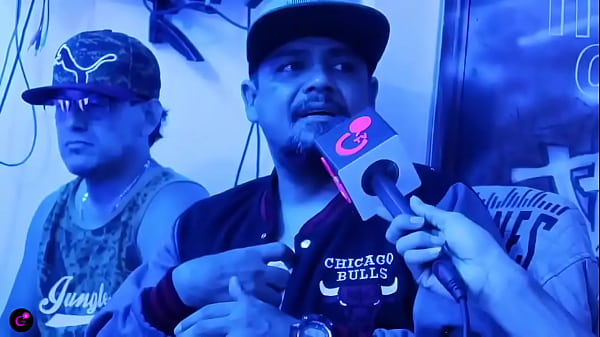 De los bloques de La Ciudadela sale el Rapero de letras consientes , con su escolta 