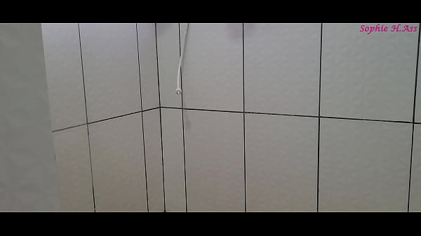 Nonton Safada Bem Rabuda Entra De Legging No Banho E Robola Bem Gostoso! Sophie Helenass thumbnail