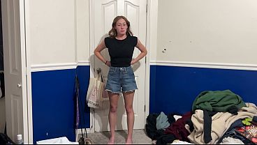 Nonton Pale Freckled Redhead Slowly Strips Clothes thumbnail