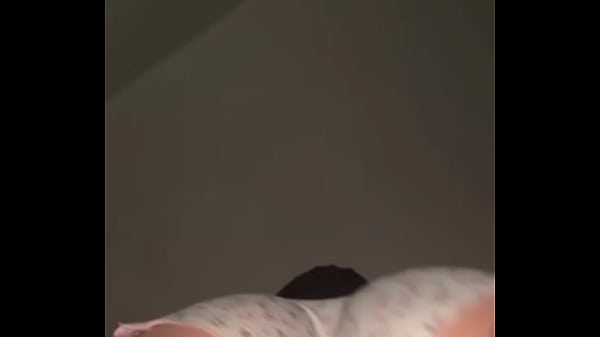 Booty bounce in hijab &ndash Arab Muslim slut shows off thick ass in slow nasty solo clip