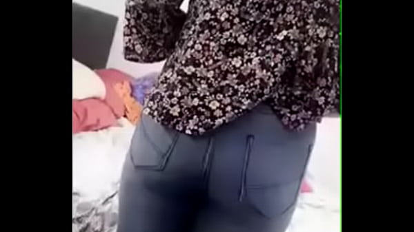 Nonton Young Bitch thumbnail