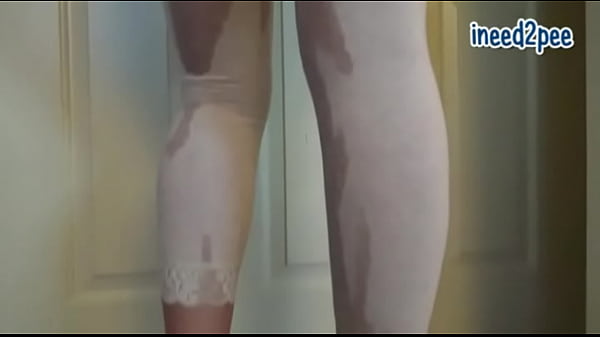 Ineed2pee behind the scenes_wetting_her jeans 2015_1