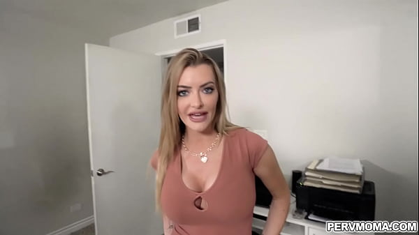 Stepson lucky to have a hot stepmom like Linzee_Ryder