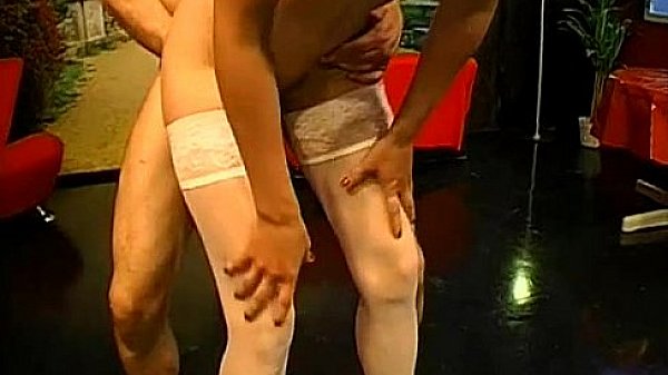 Nonton Wild Cookie Pleasuring For Babes thumbnail