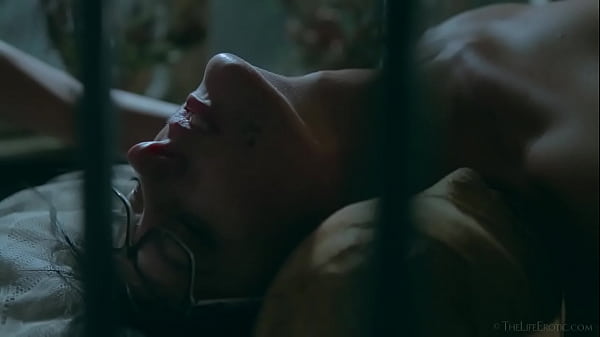 Play MP4 - SCARECROW 2 &vert; EROTIC ART &vert; PAUL BLACK