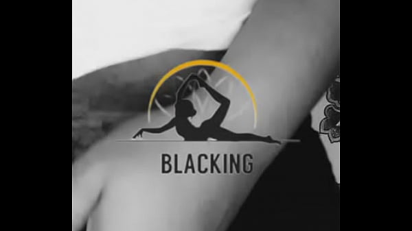 Nonton He Wanks Off With Oil thumbnail