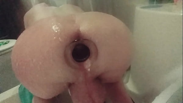 Butt Gurl TCiskiss Fucking Butt On Thick Bottle 