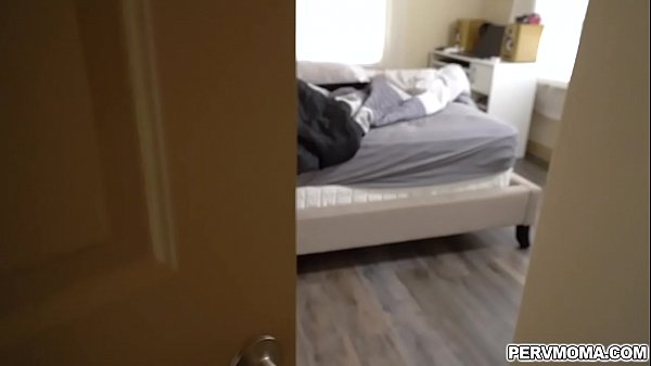 Stepson face fuck his_stepmom with his young cock While having blindfold!