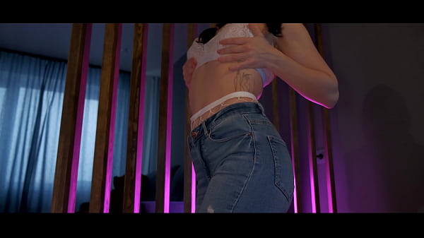 Девушка-подросток в ажурных колготках сосет член и трахается так, что он кончает ей на попку. thumbnail