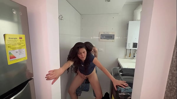 Play MP4 - Mi novia me descubre siendo infiel en una llamada caliente mientras la tenemos en la habitaci&oacute;n de invitados