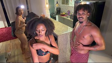 Bastidores de uma aventura A3 que gravamos para você_s com nossa amiga Bahala, quando estamos juntos fica bem quente...