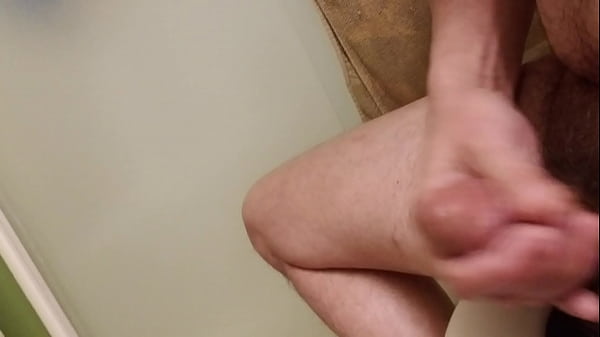 Play MP4 - Rubbing one out in the bathroom