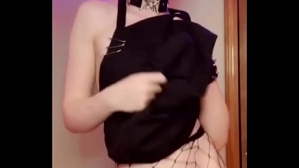 goth ihop waitress dancing 