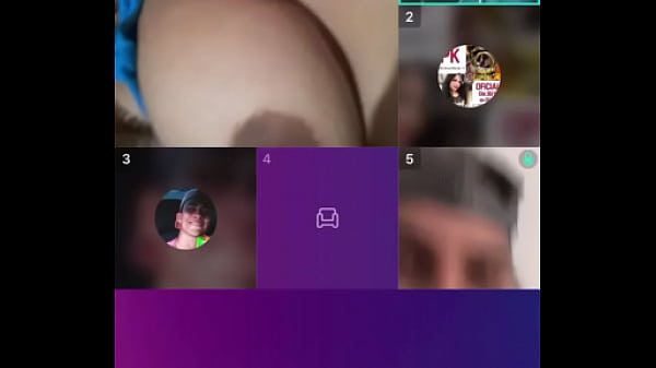 Amigas da Daphne mostrando os peitos no BIGO live. 