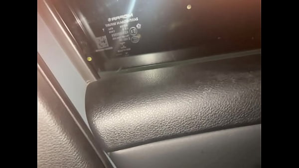 Play MP4 - Car Head In China Town