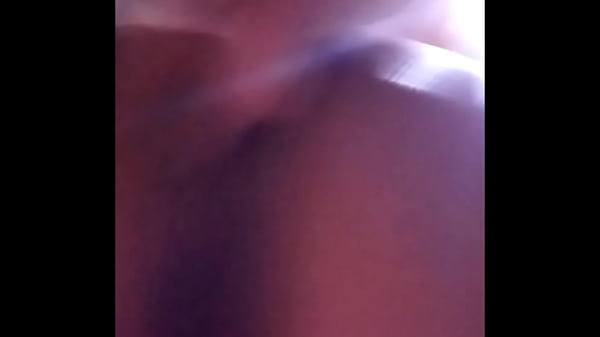 chega b. de manha e desconta em mim porque ele nao consegue encontrar a visinha  ele fica muito duro quando esta 