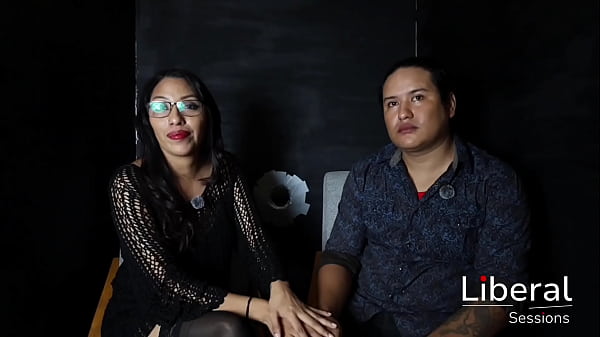 Nonton Lilith Hotwife Es Follada En Nuestro Glory Hole Enfrente De Su Esposo thumbnail