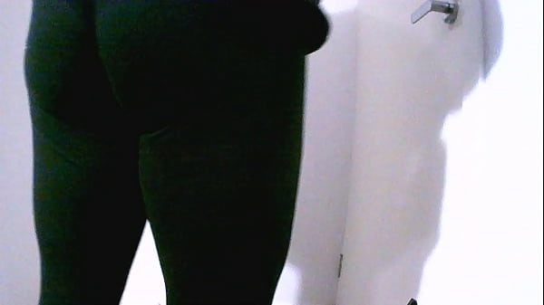 Fat ass Sissy in Tight leggings
