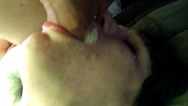 Candy_YumCum shows her_deep throat to_the welsh pony