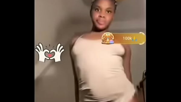 Bigo Girl Delebrately Dance In Front Of Camera To Entertain Viewers thumbnail