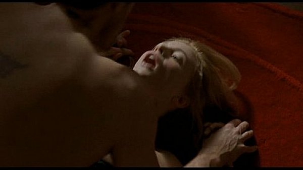 Heather Graham on the Floor 