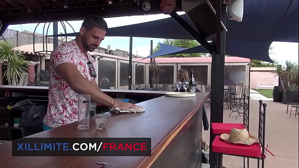 Play MP4 - Hot teen on holidays hook up with the bartender