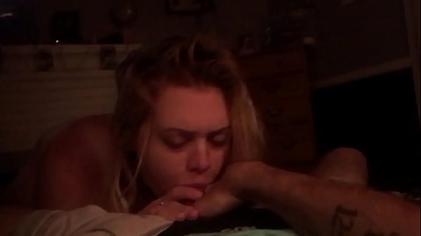 Nonton She Sucks It Deep thumbnail