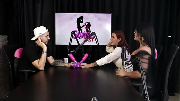 Gostosa safada fica pelada mostrando a buceta deliciosa ap&oacute;s o jogo da punheta - Bia Ruyva & Jack Por (SHEER/RED) 