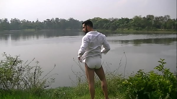 Play MP4 - nude male photo session