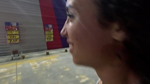 Aprontando em p&uacute;blico na praia grande quem vai me dar o cu 