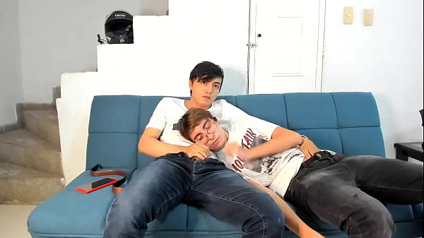 Play MP4 - &Eacute;l Aprovecho Que La Casa Estaba Sola