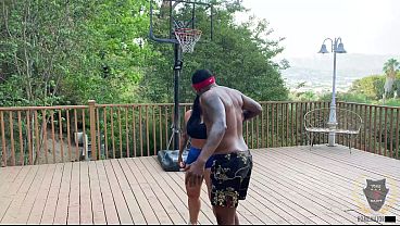 Thick latina milf monica santhiago gets filled poolside by rome major 