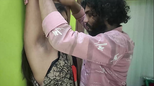 Play MP4 - Indian Girl In Saree Shares Sweet Kisses And Gentle Touches While Standing With Lover