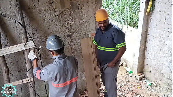 Electrician Fucking The Helper During The Service thumbnail