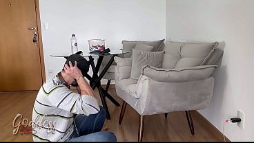 Nonton Queen Kiffa Uses Her Feet In A Foot Gagging Session With A Submissive - Complete In Red thumbnail