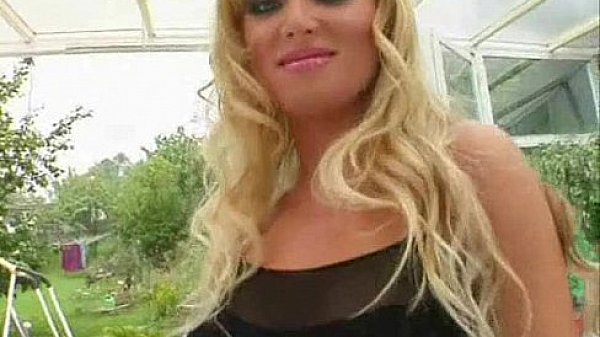 Blonde "Diana" lifts up her Dress and shows her hot Ass on Milf Thing 