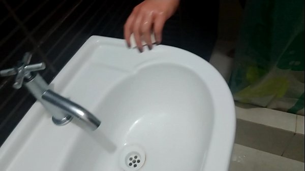 Play MP4 - La cu&ntilde;ada de vacaciones viene b&period; al hotel despu&eacute;s de la fiesta &lpar;1&rpar;