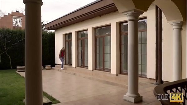 Play MP4 - OLD4K&period; Stranger in a big house knows how to warm you up