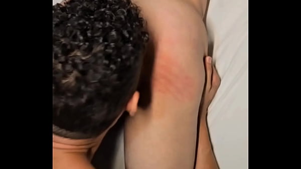 Acabando com o cu do passivo submisso 