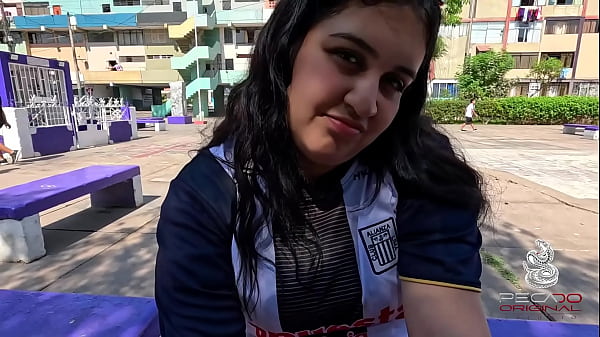 Play MP4 - Follando a hincha de club peruano cerca al Matute &lpar;as&iacute; celebra los goles&rpar;