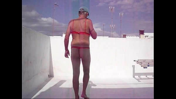 Play MP4 - dressed to frill 2