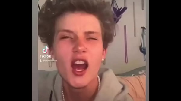 Nonton Holy Fucking Shit I Found This Show On Netflix Called Bloodline thumbnail