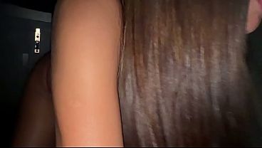 Novinha de 18 anos faz fila para um monte de macho fuder 